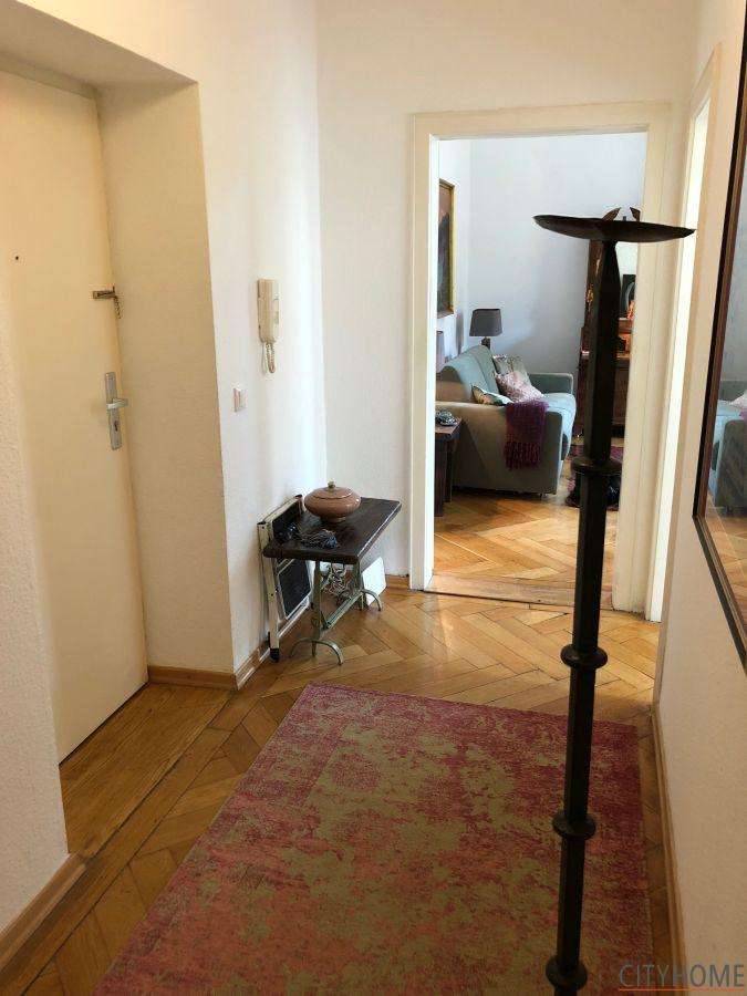 Viktoriastraße, sehr schöne Altbauwohnung in Villenlage