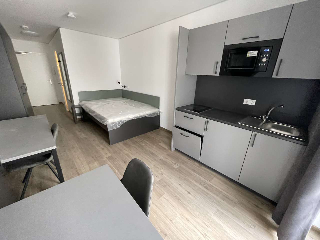 Kantstraße, Apartment in super Lage, direkt neben der UNI!