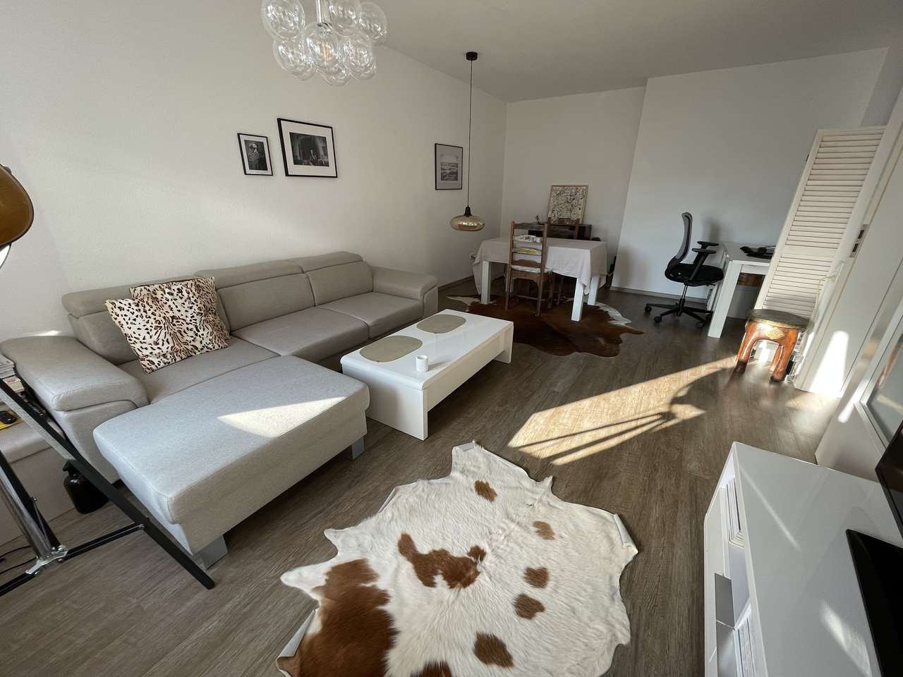 Kreuzberger Ring, helle Wohnung mit Balkon und Garage