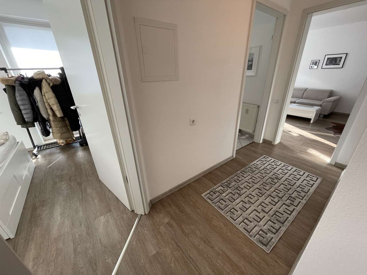 Kreuzberger Ring, helle Wohnung mit Balkon und Garage