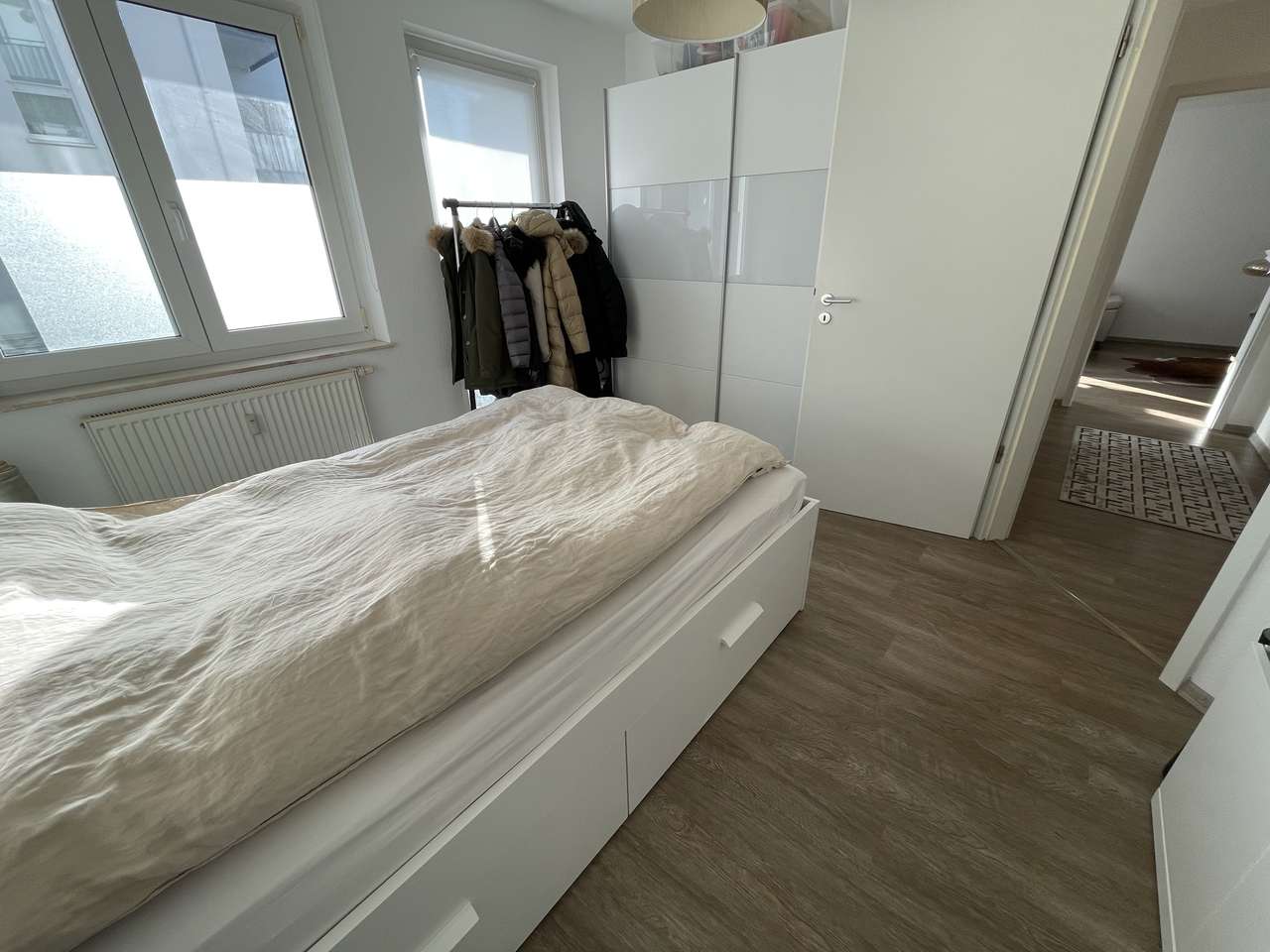 Kreuzberger Ring, helle Wohnung mit Balkon und Garage