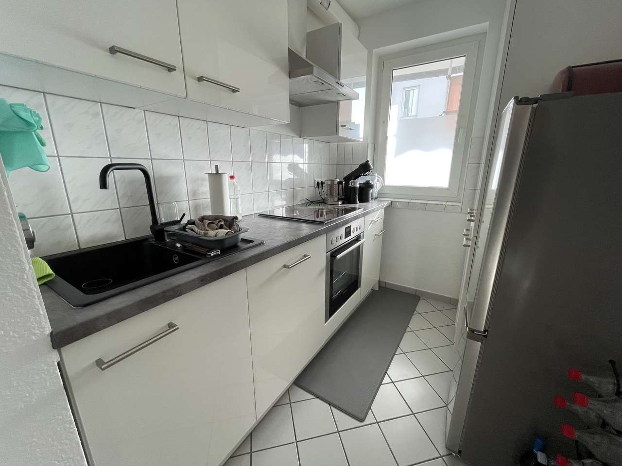 Kreuzberger Ring, helle Wohnung mit Balkon und Garage