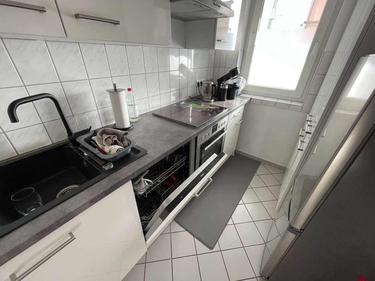 Kreuzberger Ring, helle Wohnung mit Balkon und Garage