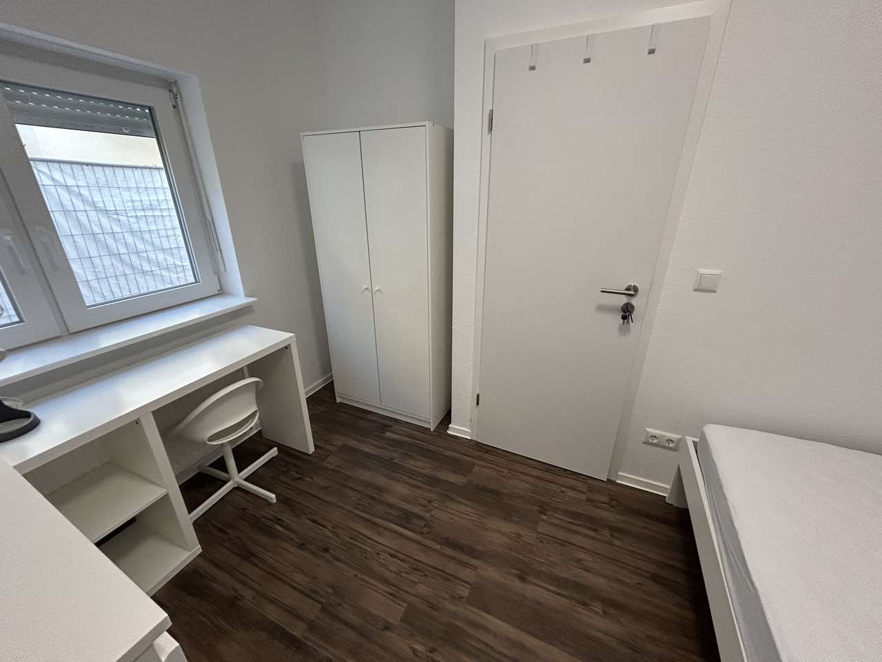 Zimmer in 5er WG, ruhige Lage zwischen Mainz und Wiesbaden mit Hofenbenutzung.