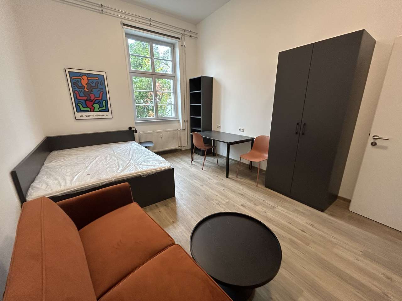 Mehrere großzügige Zimmer in super Verkehrsanbindung und hochwertig ausgestattet!