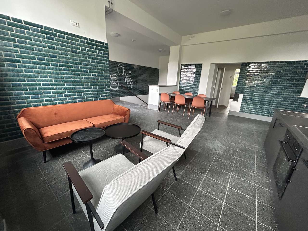 Mehrere großzügige Zimmer in super Verkehrsanbindung und hochwertig ausgestattet!