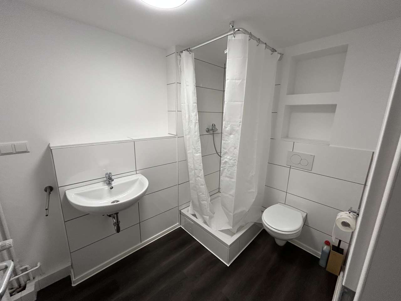 Zimmer in 4er WG, ruhige Lage in Mainz-Weisenau mit Hofbenutzung