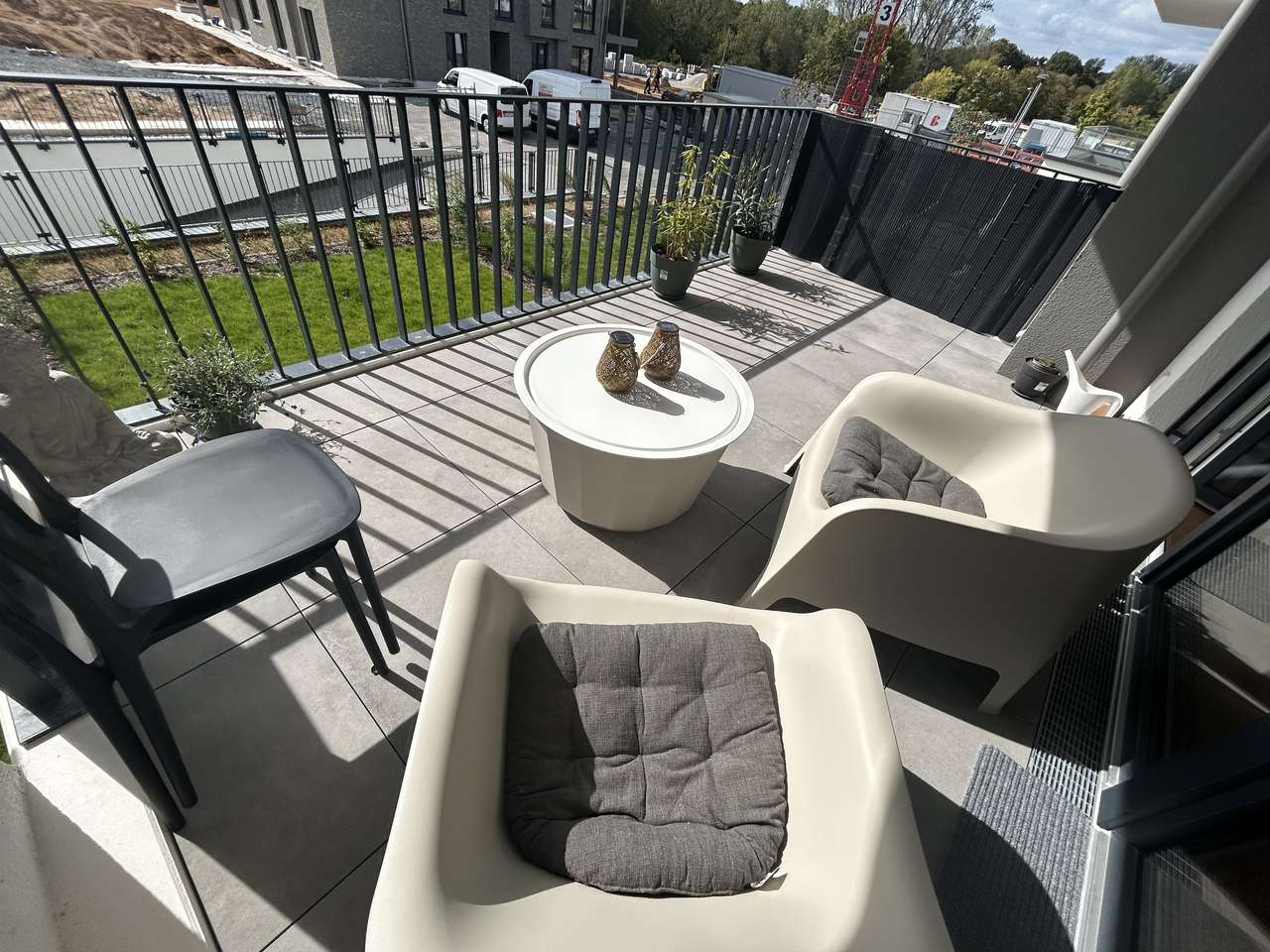 Sehr schöne Neubauwohnung mit großem Balkon und Tiefgarage