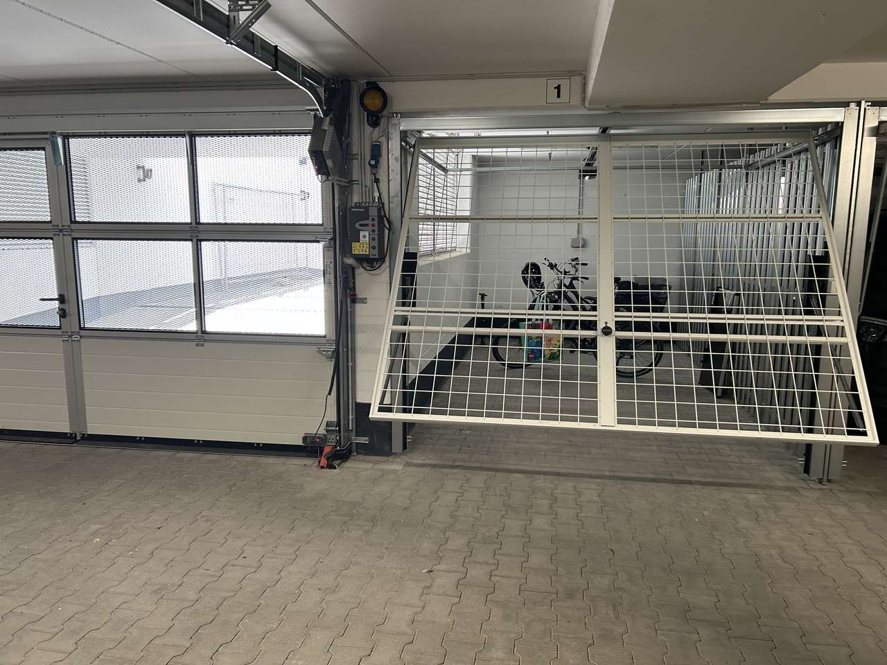 Sehr schöne Neubauwohnung mit großem Balkon und Tiefgarage