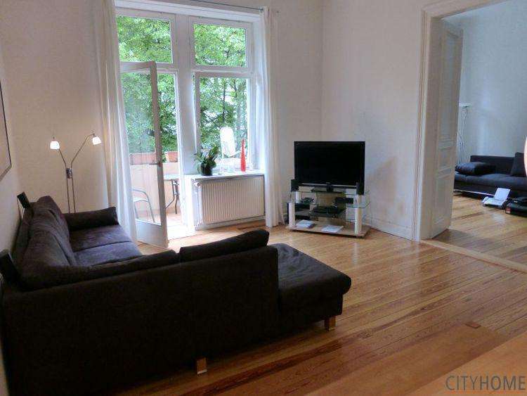 Wiesbaden: Rauenthaler Str, mit Balkon, Parkplatz und DSL direkt 