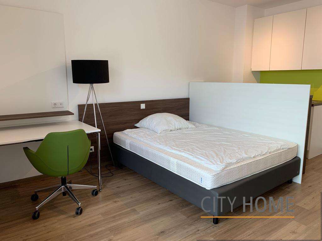 Wiesbaden: Rheinstraße, helles Apartment, DSL incl. und Garage optional 