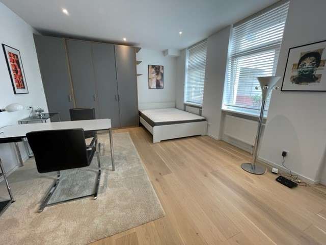 Wiesbaden: Marcobrunner Straße, zentral und ruhig wohnen 