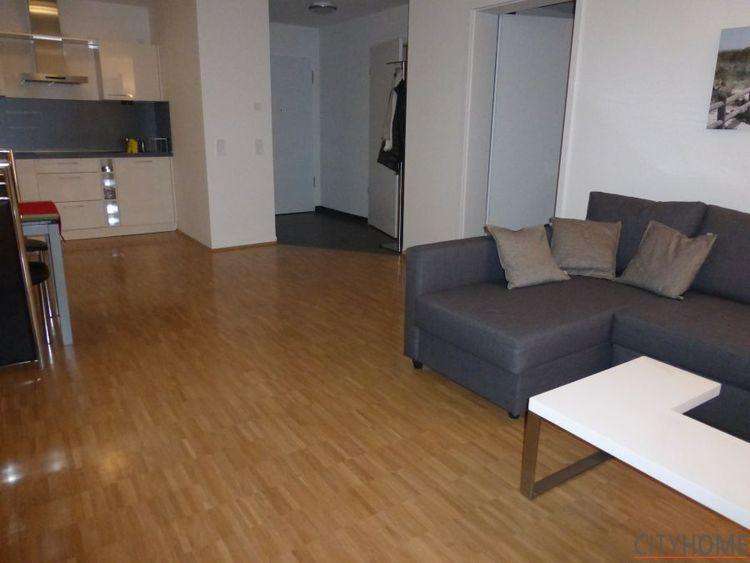 Mainz: Berliner Straße, Neubauwohnung mit Balkon und Garage 