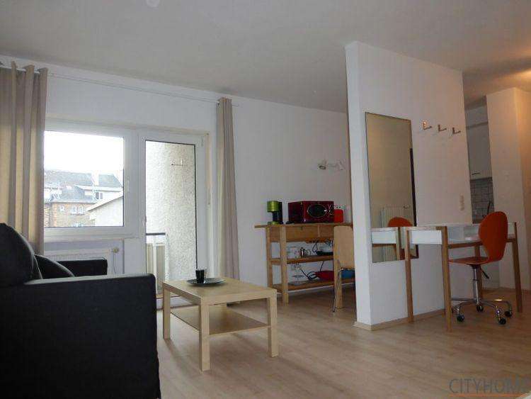 Wiesbaden: Emser Straße, zentral, ruhig, mit Balkon 