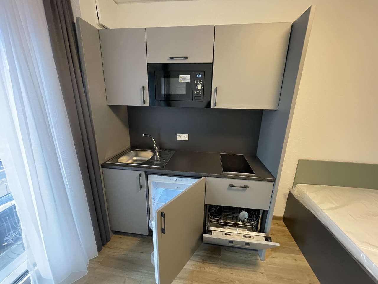 Kantstraße, Apartment in super Lage, direkt neben der UNI!