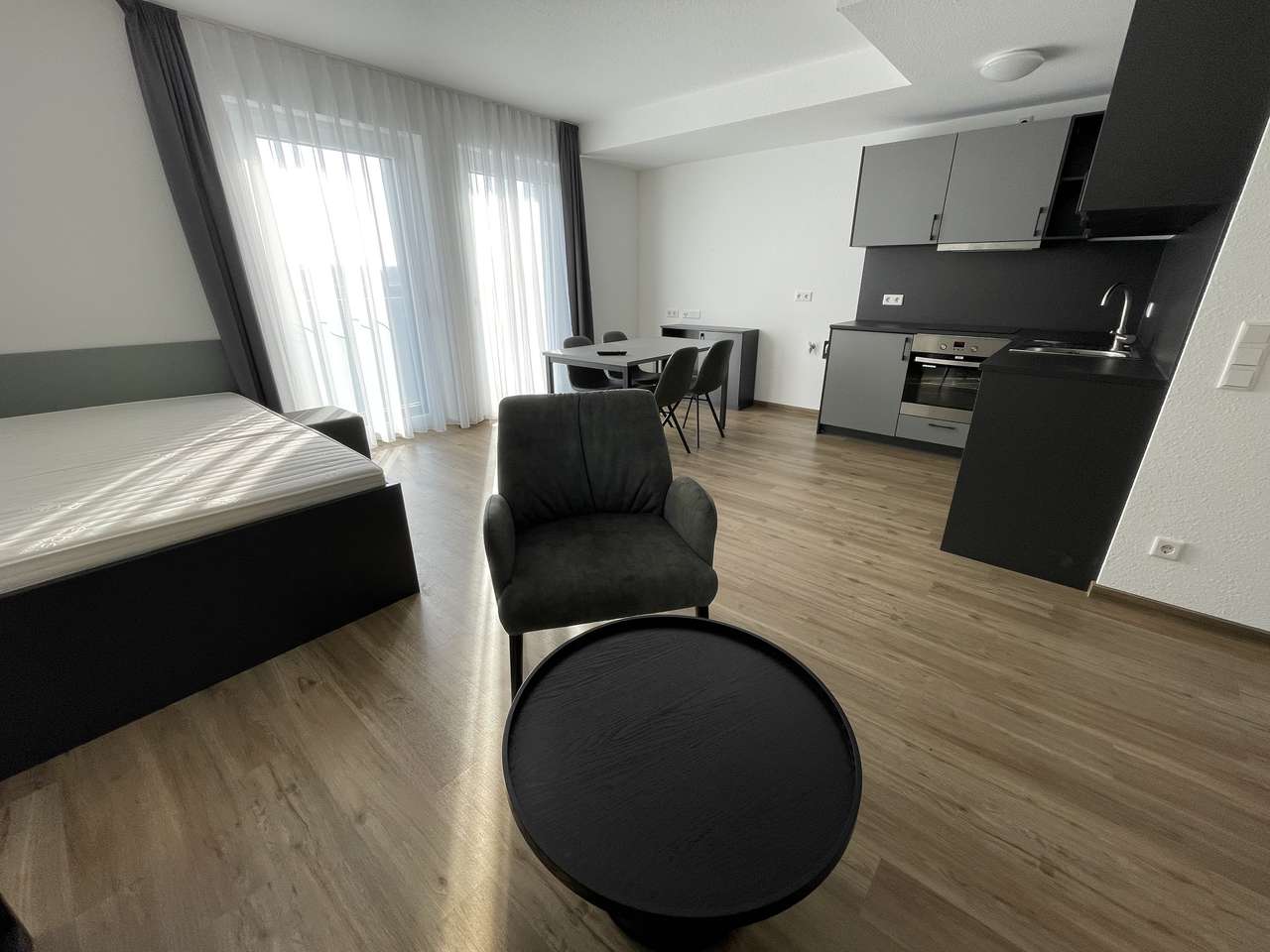 Kantstraße, Apartment in super Lage, direkt neben der UNI!