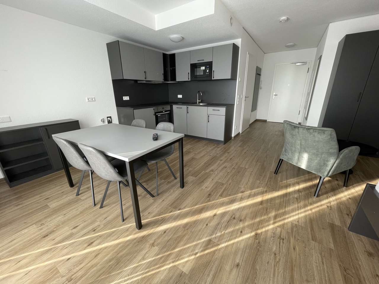 Kantstraße, Apartment in super Lage, direkt neben der UNI!