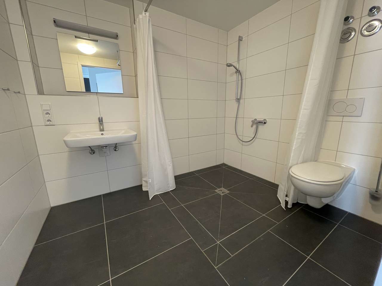 Kantstraße, Apartment in super Lage, direkt neben der UNI!