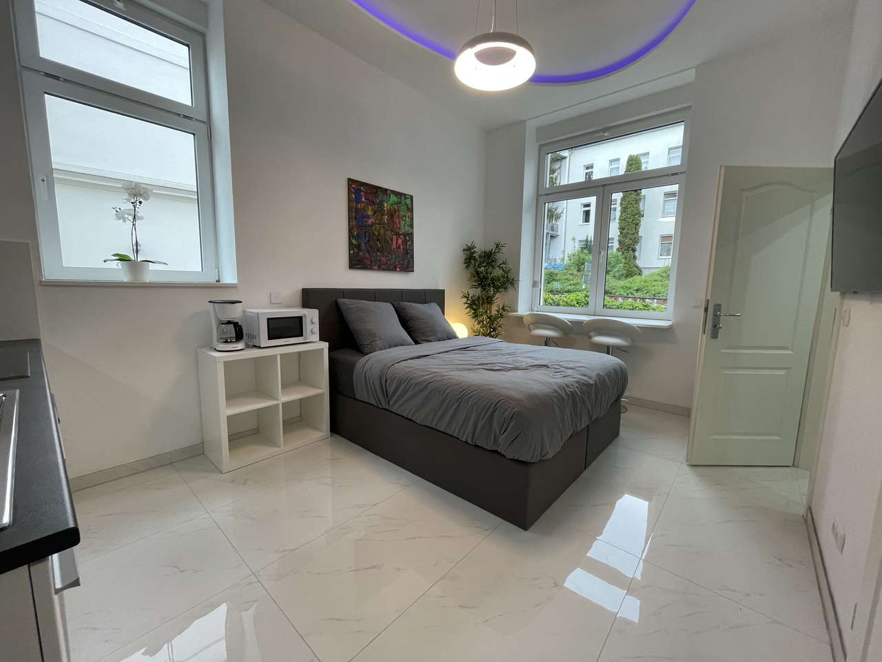 Wiesbaden: Emser Straße, mitten in Wiesbaden, top ausgestattet 