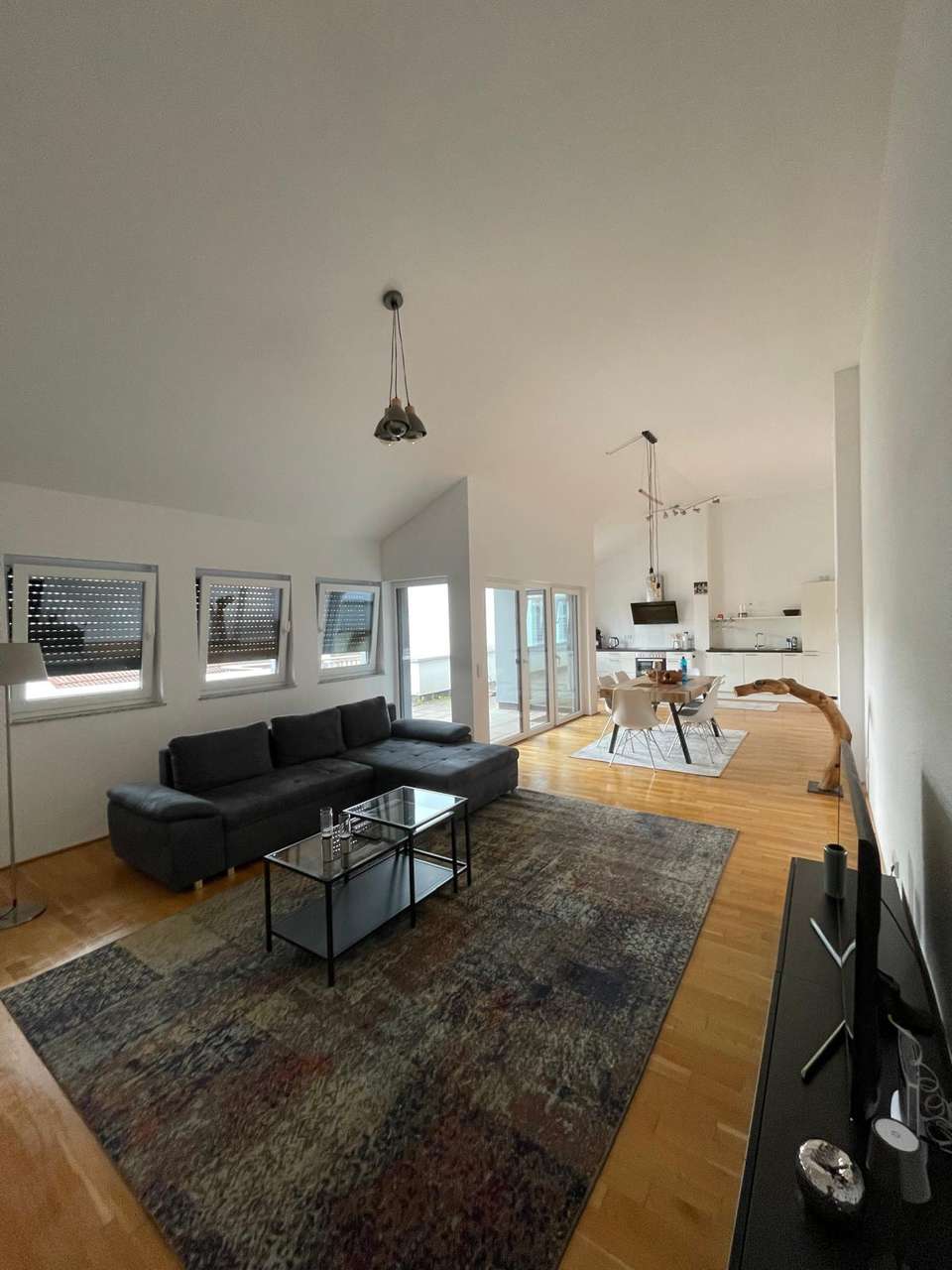 Niedernhausen: Tolles Penthouse nahe Wiesbaden, viel Platz und Komfort, top ausgestattet! 