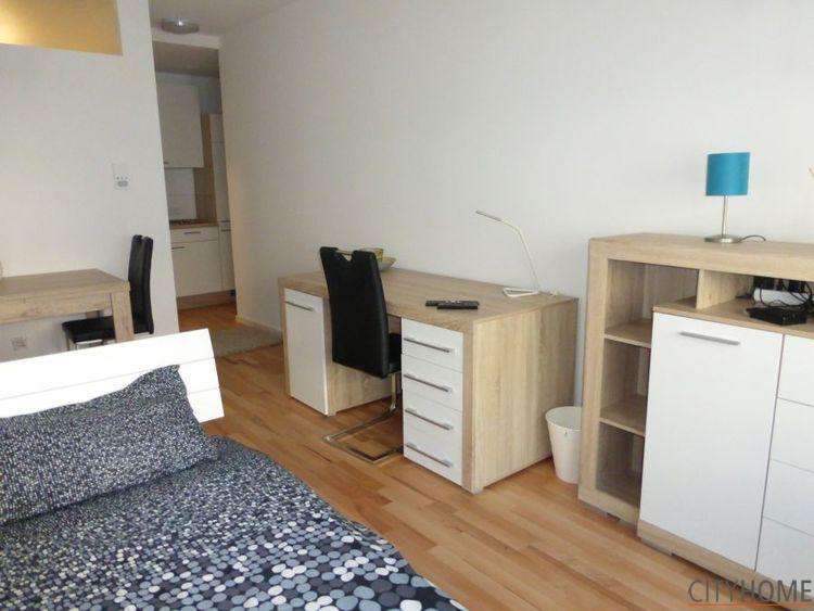 Wiesbaden: Dotzheimer Straße, zentral aber ruhig zur Seitenstraße 