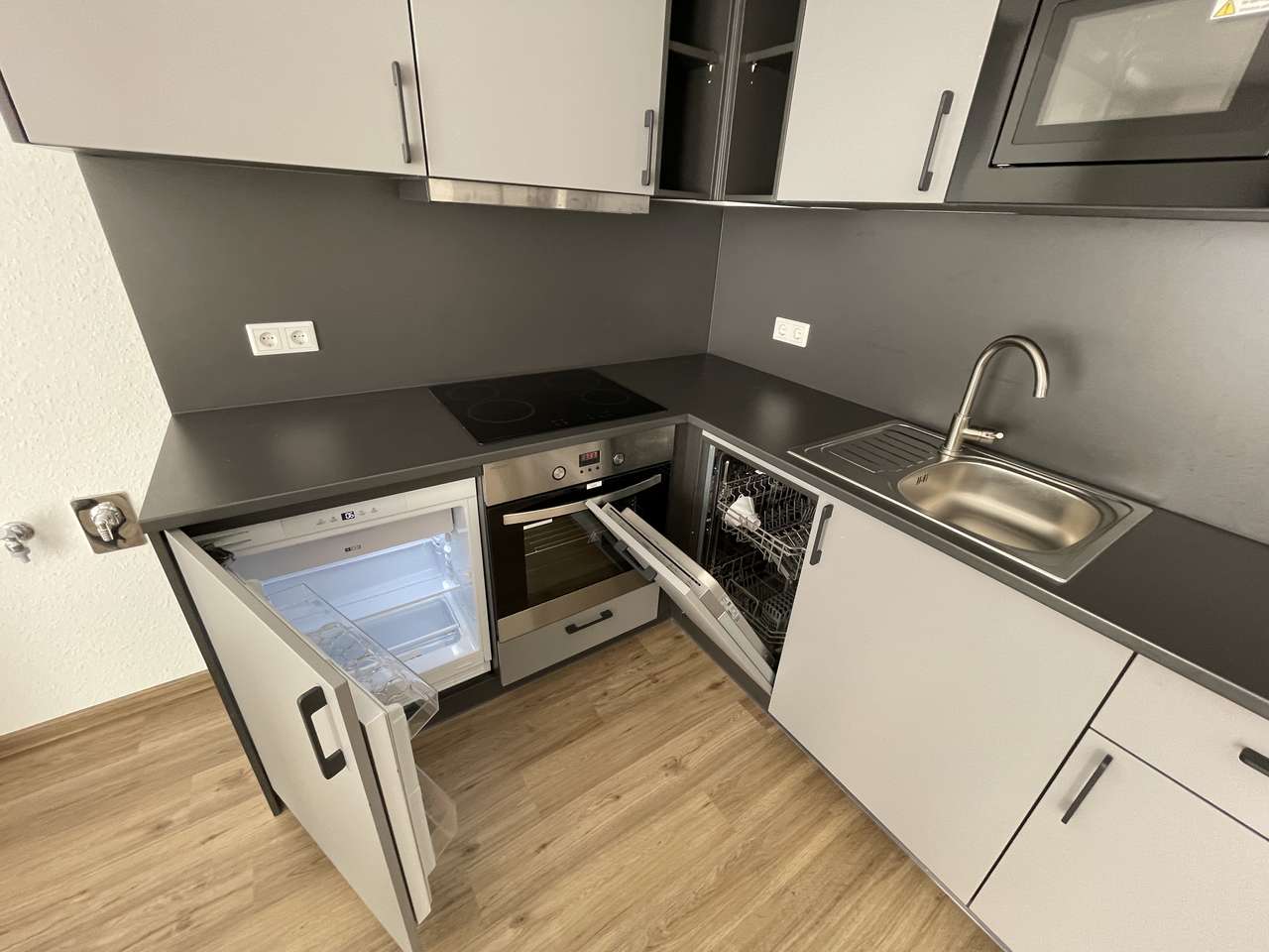 Kantstraße, Apartment in super Lage, direkt neben der UNI!