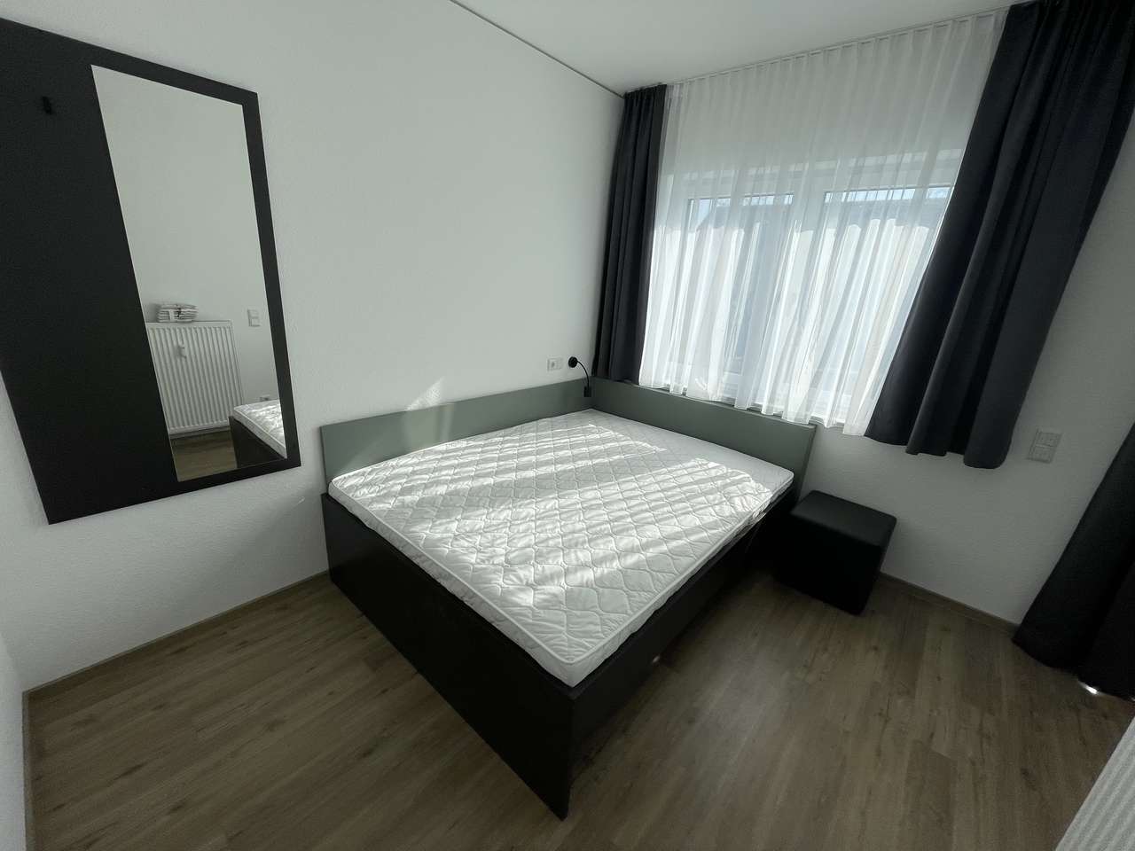 Wiesbaden: Hochheimer Straße, Neubau-Apartments zwischen Mainz und Wiesbaden 