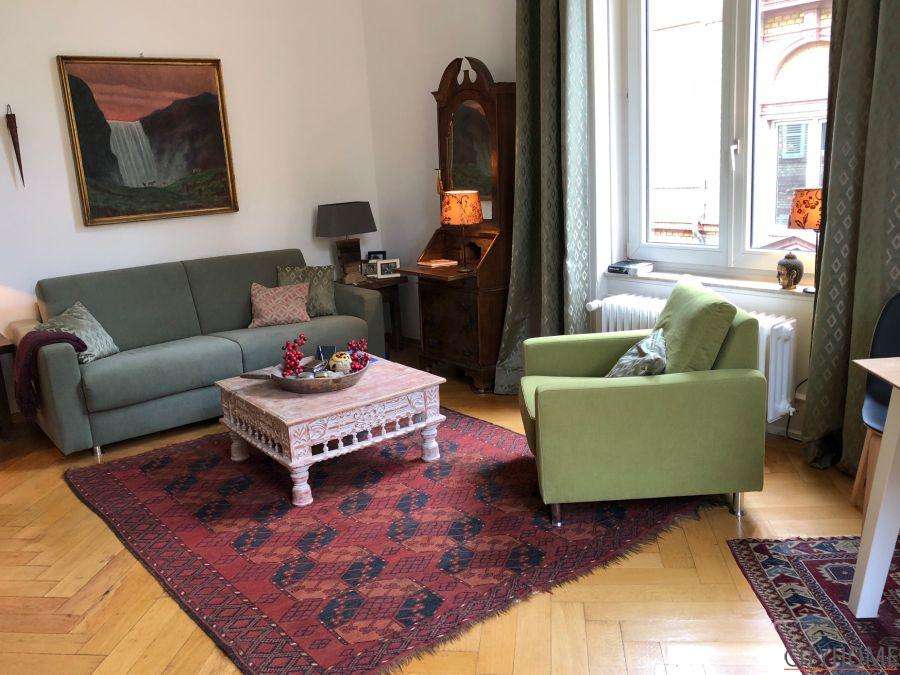 Wiesbaden: Viktoriastraße, sehr schöne Altbauwohnung in Villenlage 