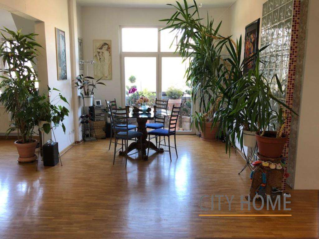 Wiesbaden: Rüdesheimer Straße, Balkon und Blick über Wiesbaden 