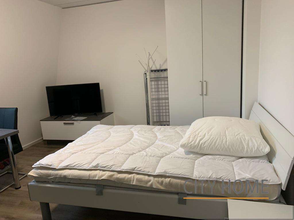 Wiesbaden: Dotzheimer Straße, Businessapartment mit Panoramablick 