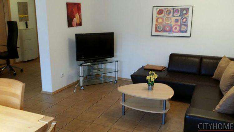 Wiesbaden: Berliner Straße, mit Terrasse in ruhiger Stadtrandlage 