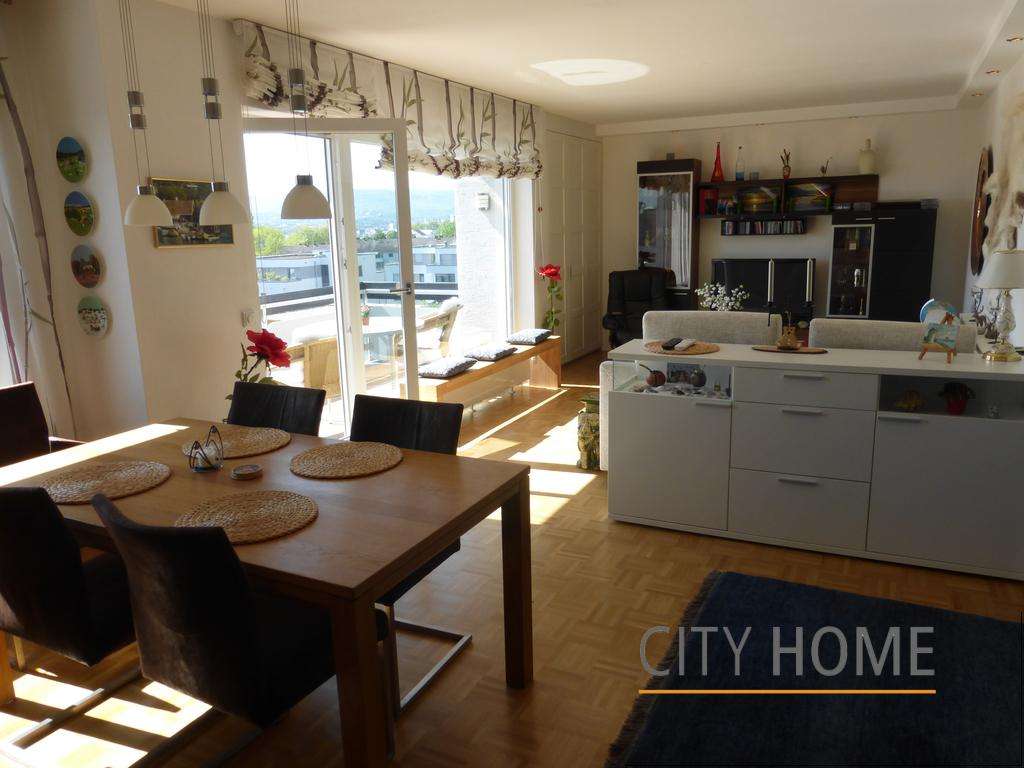 Wiesbaden: Hauberrisserstraße, groß, hell mit Balkon 