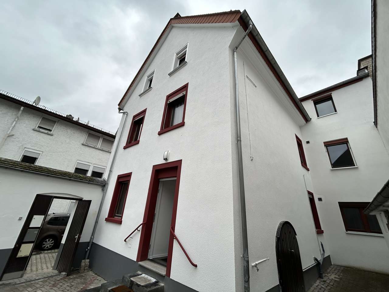 Zimmer in 4er WG, ruhige Lage in Mainz-Weisenau mit Hofbenutzung