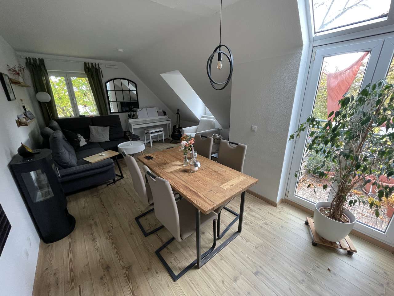 Mainz: Dr. Karl Schramm Straße, viel Platz, viel Licht, Balkon, Parkplatz 