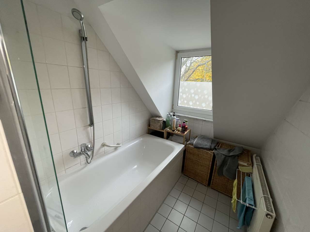 Dr. Karl Schramm Straße, viel Platz, viel Licht, Balkon, Parkplatz