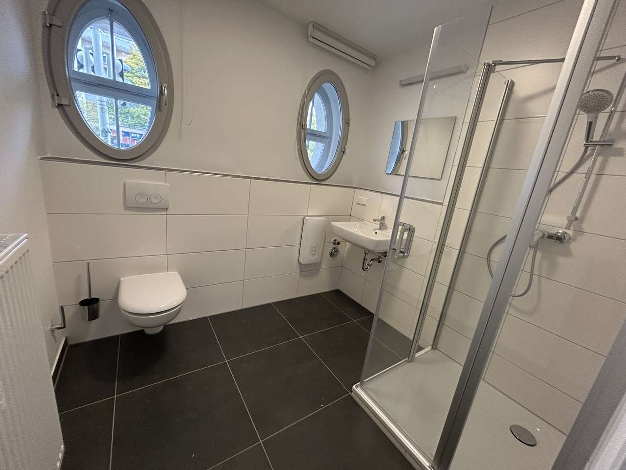 Mehrere großzügige Zimmer in super Verkehrsanbindung und hochwertig ausgestattet!