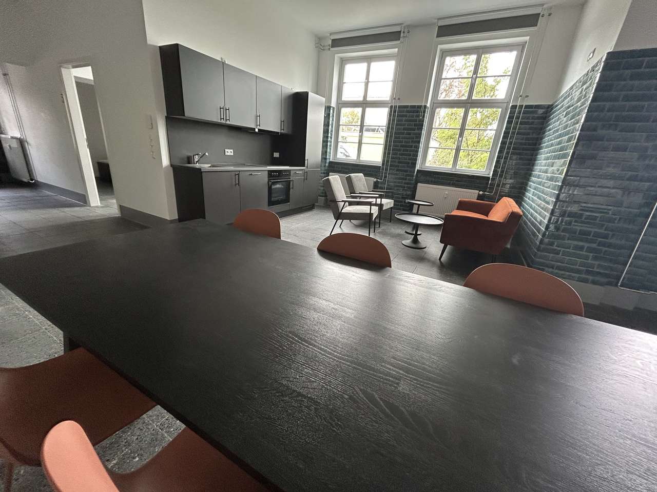 Mehrere großzügige Zimmer in super Verkehrsanbindung und hochwertig ausgestattet!