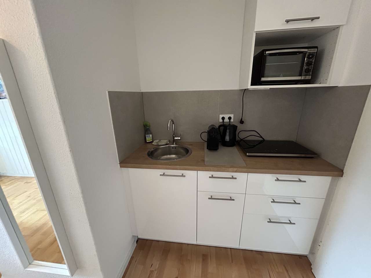 Hotelalternative, schnell auf der A66, gut parken, Balkon.