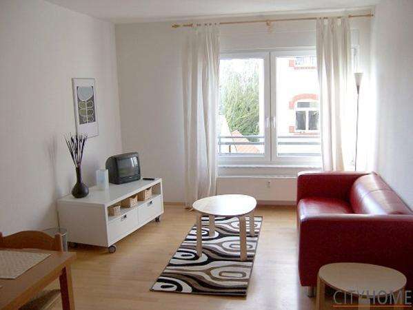 Wiesbaden: Waldstraße, großzügiges Apartment, Garage anmietbar 