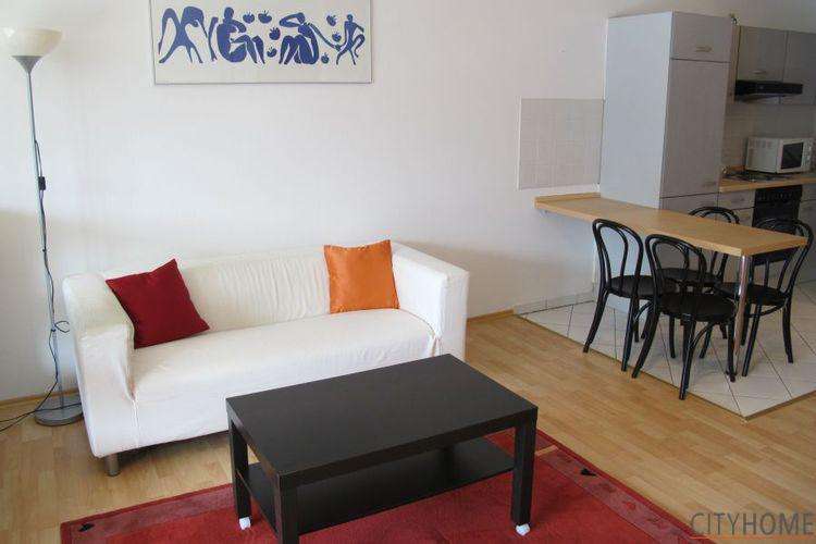 Wiesbaden: Teutonenstraße, viel Platz, viel Licht, Garage optional 