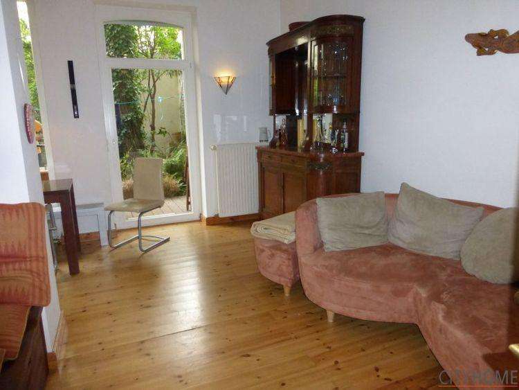 Wiesbaden: Niederwaldstraße, schöne Altbauwohnung mit Terrasse und W-LAN 