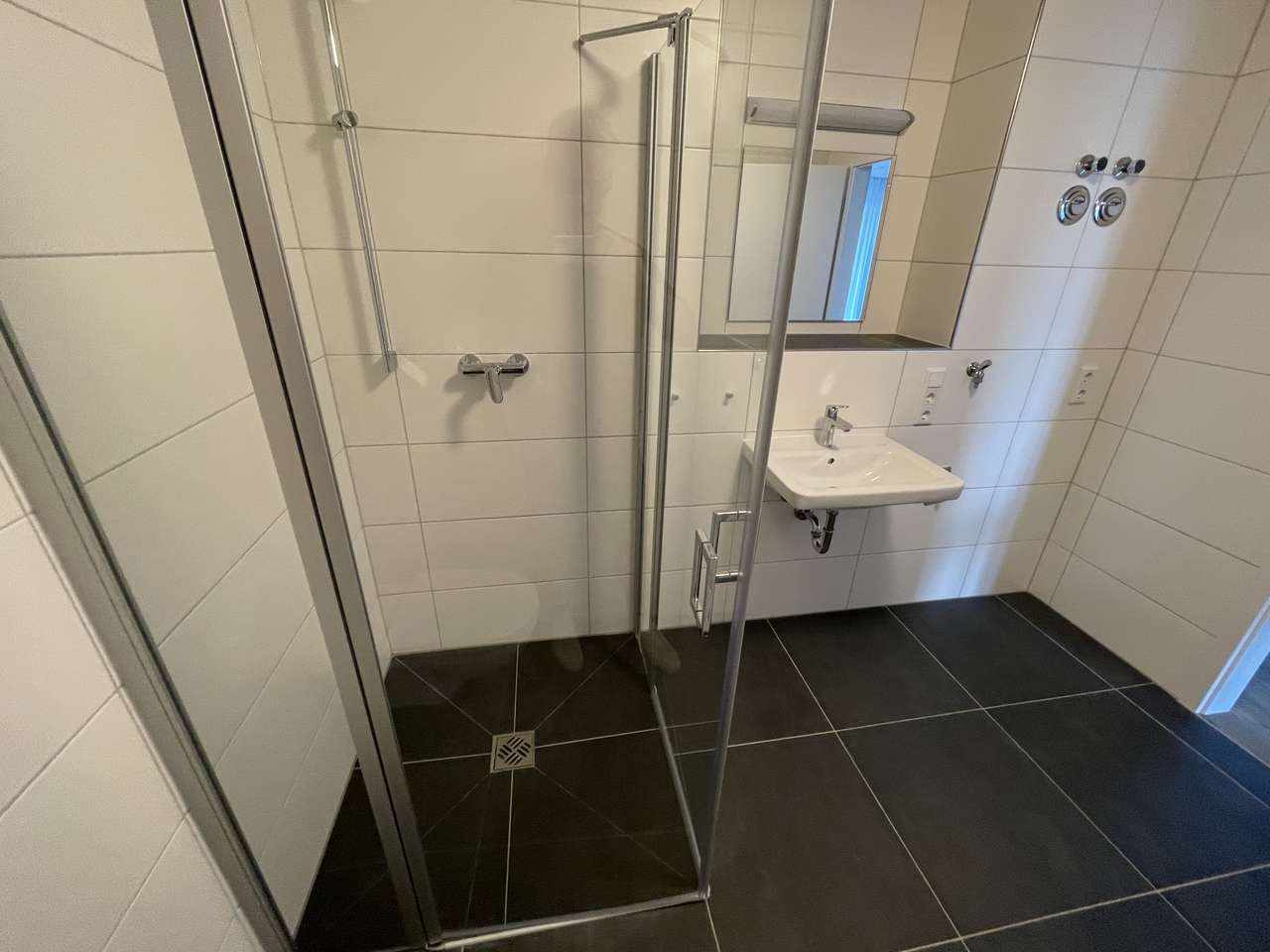 Kantstraße, Apartment in super Lage, direkt neben der UNI!