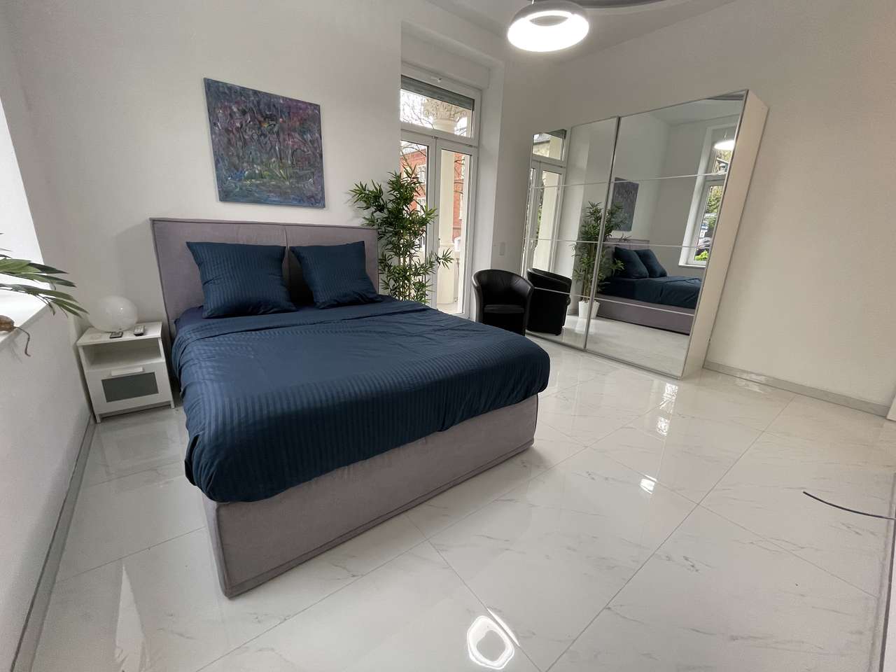 Wiesbaden: Emser Straße, mitten in Wiesbaden, top ausgestattet 