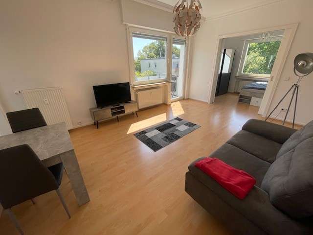 Wiesbaden: Tiefenthaler Straße, mit Balkon und bester Verkehrsanbindung 