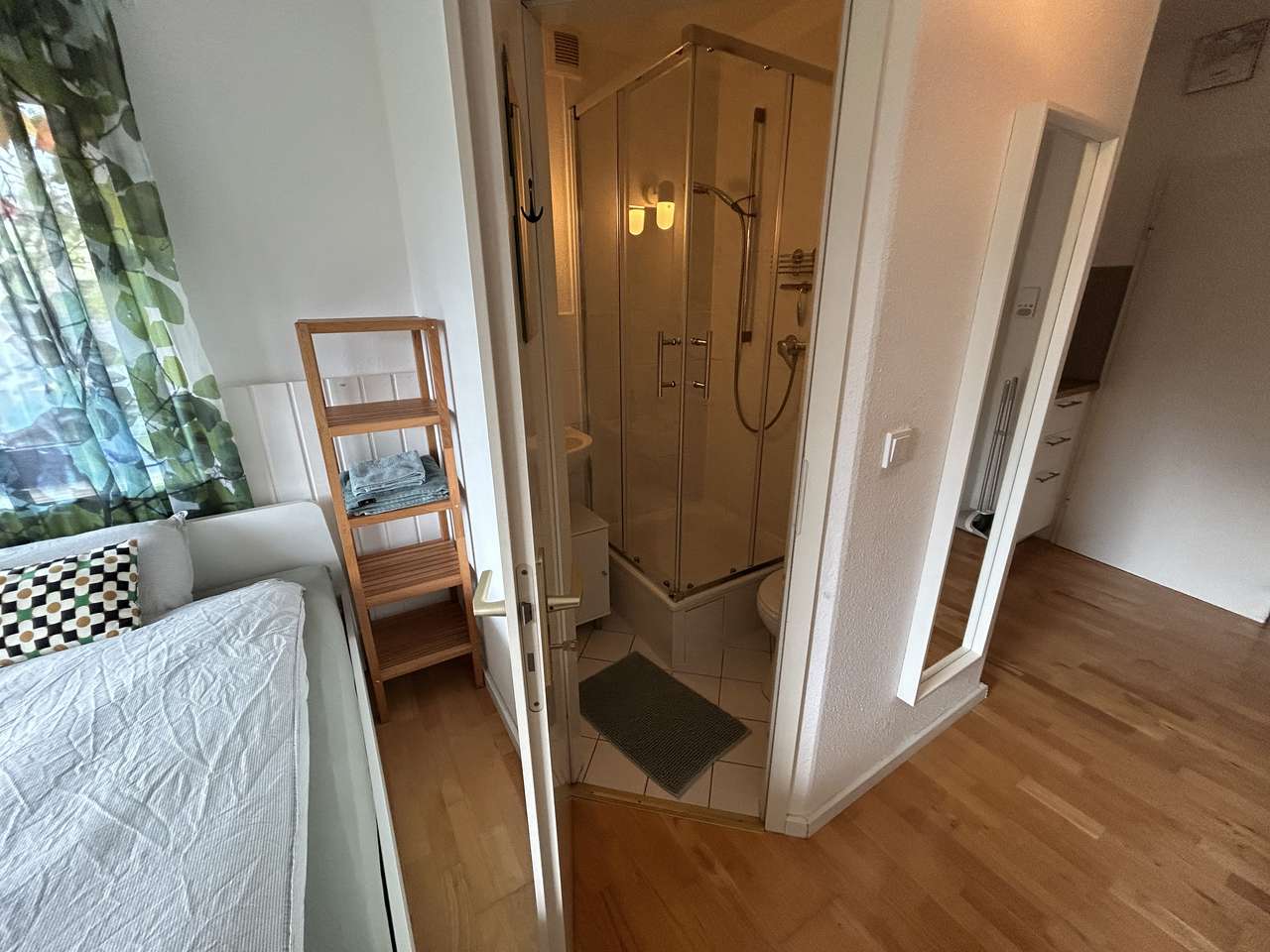 Hotelalternative, schnell auf der A66, gut parken, Balkon.