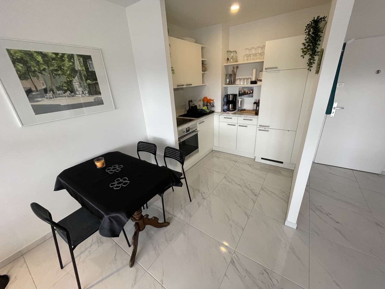 Bingertstraße, mit Balkon, super Ausstattung und eigener Waschmaschine